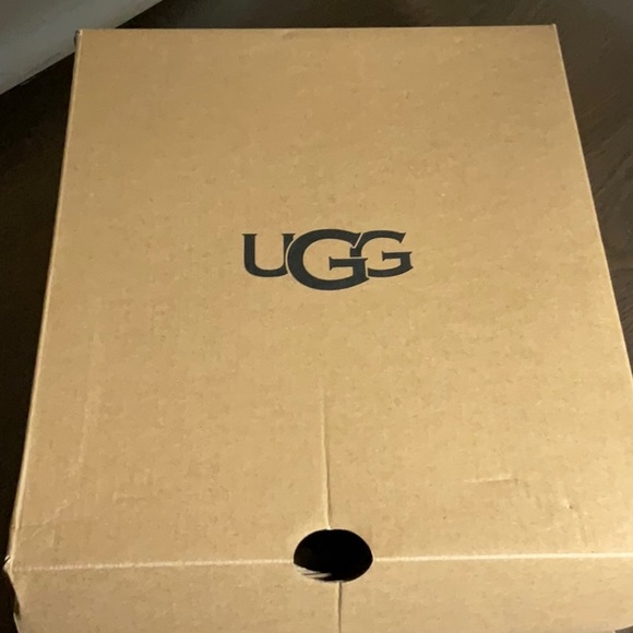 UGG Shoes - UGG Fluffia Slide